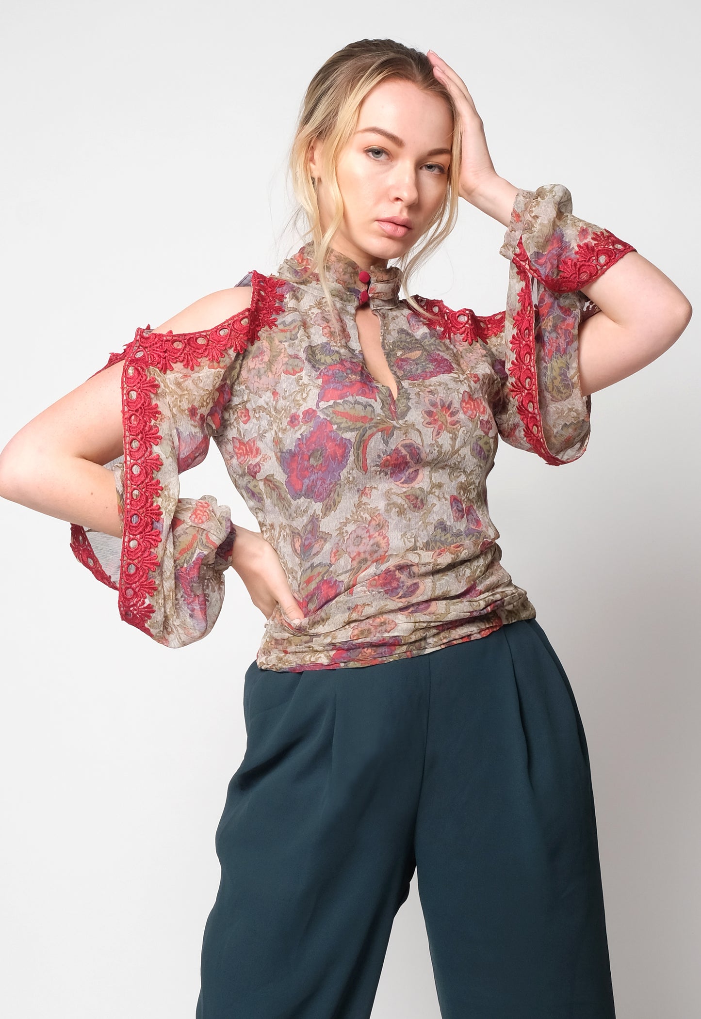 Floral print cutout sleeves lace trim blouse