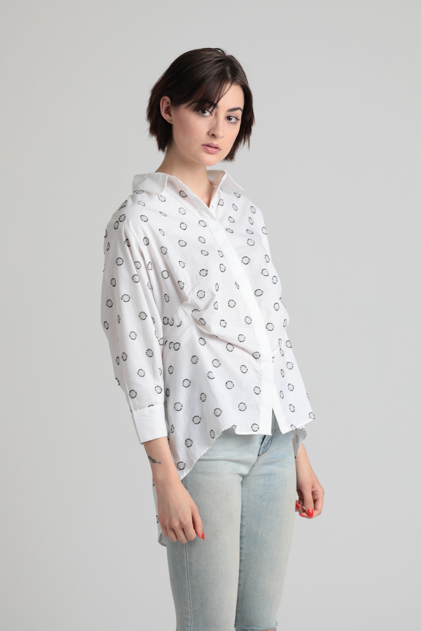 Circles dobby cotton hi-low hem shirt