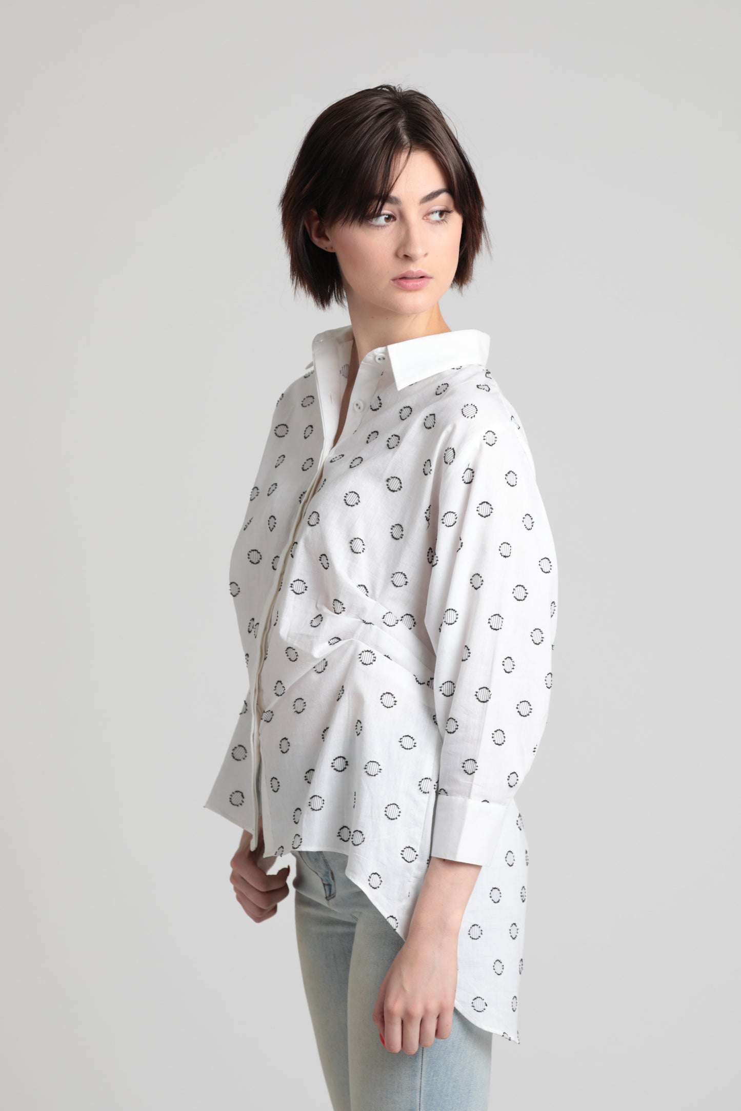 Circles dobby cotton hi-low hem shirt